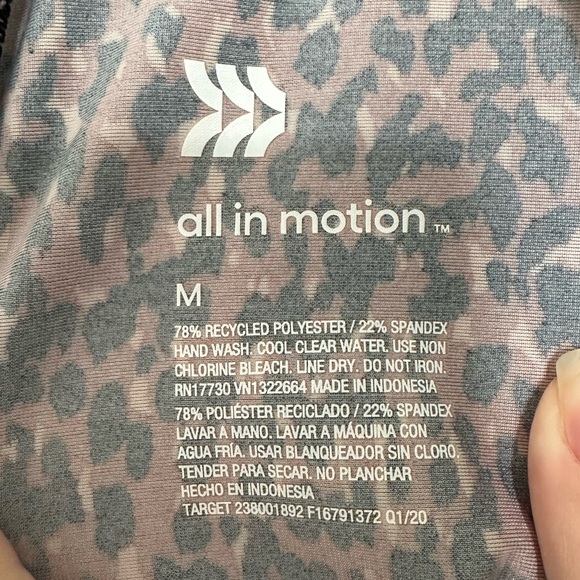 ALL IN MOTION long sleeve swim tee Size M - Picture 4 of 4